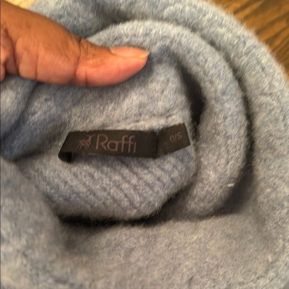 Raffi Sky Blue Knit Poncho sweater. 100% Cashmere - Picture 3 of 5